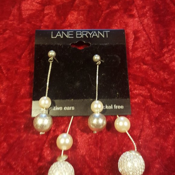 I have over 200 brand new earings - Picture 4 of 16